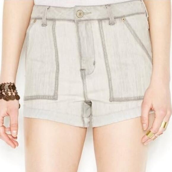 Free People High Waisted Light Grey Wash Cuffed Denim Shorts Size 26 - Picture 1 of 8